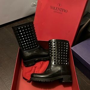 valentino rainboot
